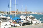 am Mandraki-Hafen